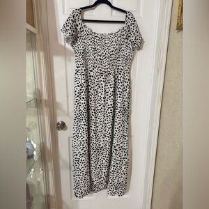 Elegant Black and White Leopard pattern Dress